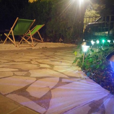 Agreable T3 Avec Jardin Et Parking Prive, A 350M Du Centre Ville Et Des Plages, Wifi, Remise Supplementaire De 10 Pourcent Pour Une Location A La Semaine 滨海卡瓦莱尔 外观 照片