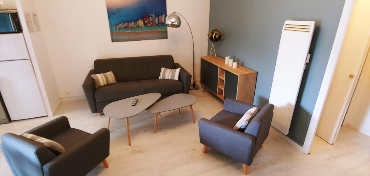 Agreable T3 Avec Jardin Et Parking Prive, A 350M Du Centre Ville Et Des Plages, Wifi, Remise Supplementaire De 10 Pourcent Pour Une Location A La Semaine 滨海卡瓦莱尔 外观 照片