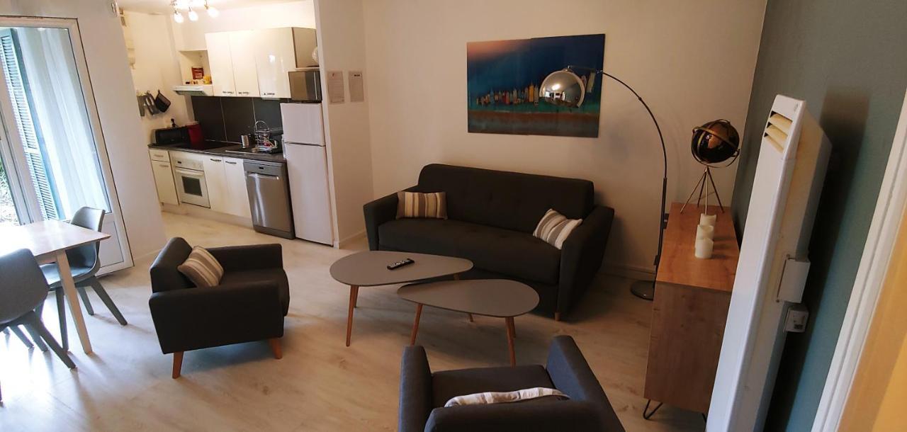 Agreable T3 Avec Jardin Et Parking Prive, A 350M Du Centre Ville Et Des Plages, Wifi, Remise Supplementaire De 10 Pourcent Pour Une Location A La Semaine 滨海卡瓦莱尔 外观 照片