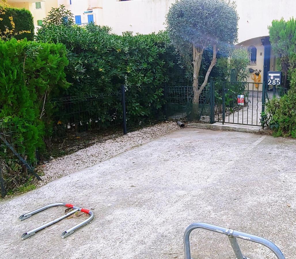 Agreable T3 Avec Jardin Et Parking Prive, A 350M Du Centre Ville Et Des Plages, Wifi, Remise Supplementaire De 10 Pourcent Pour Une Location A La Semaine 滨海卡瓦莱尔 外观 照片